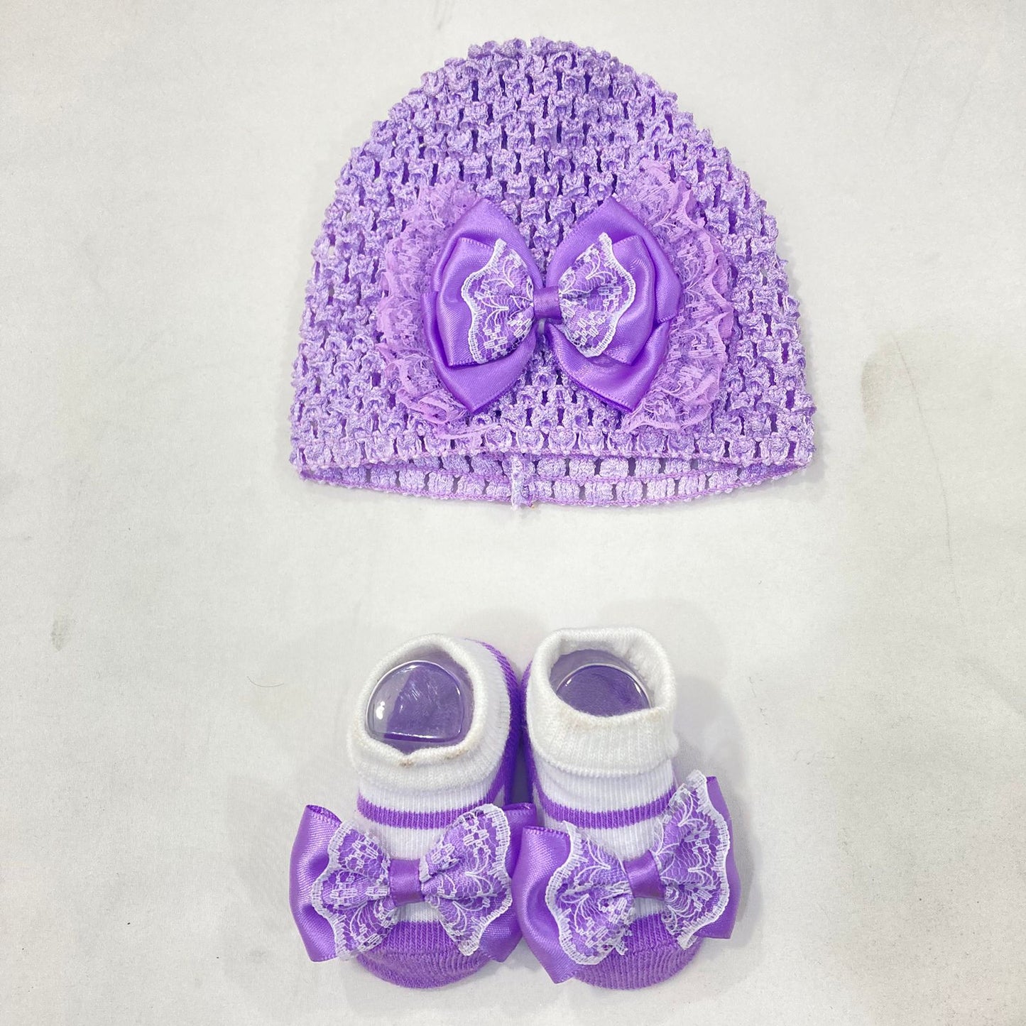 AC012 0 to 3 Months Cap With Booties